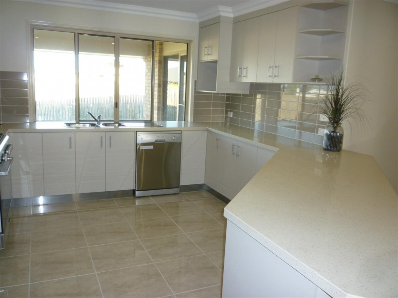 7 Premier Court, Gracemere QLD 4702