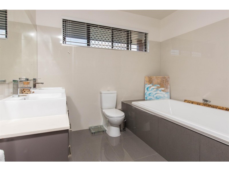 11 Huff Street, Gracemere QLD 4702