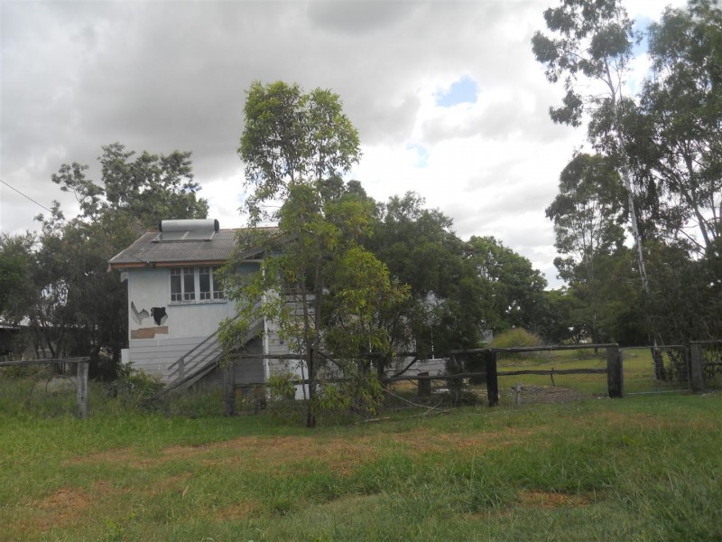 23 Barry Street, Gracemere QLD 4702