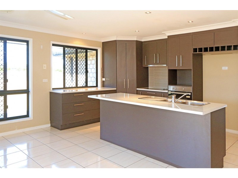 40 Robertson Road, Gracemere QLD 4702