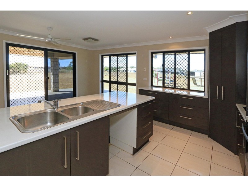 40 Robertson Road, Gracemere QLD 4702