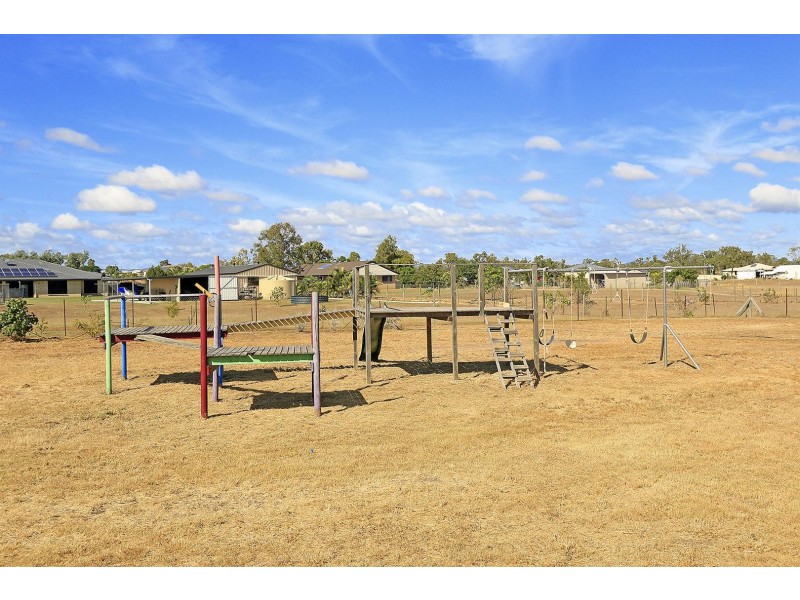 40 Robertson Road, Gracemere QLD 4702