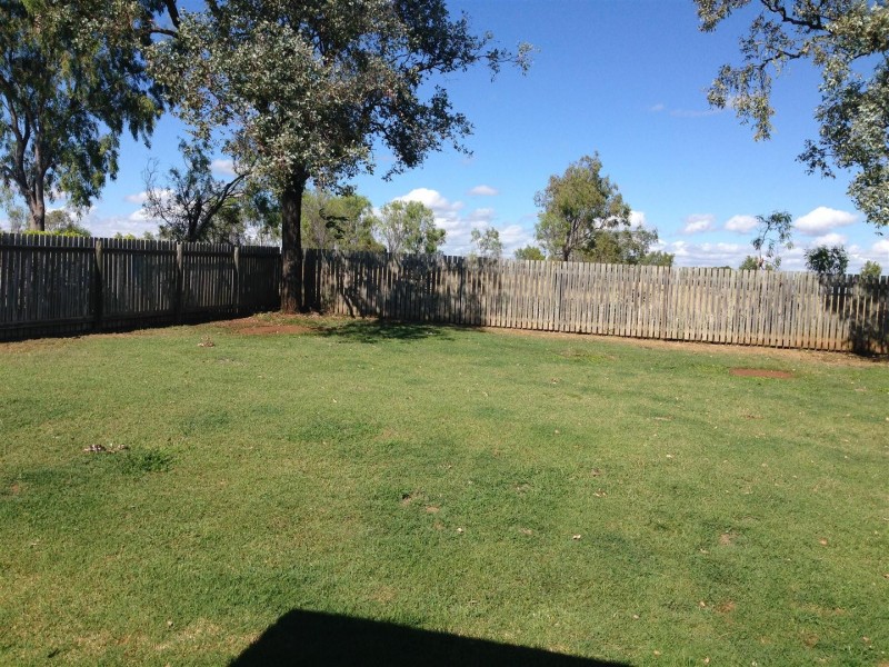 8 ZAMIA WAY, Gracemere QLD 4702