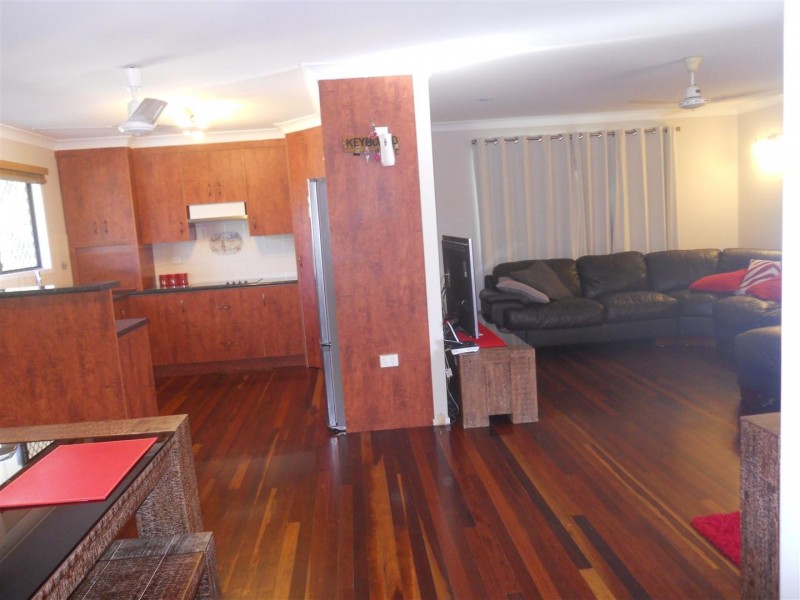 8 Cassar Street, Gracemere QLD 4702