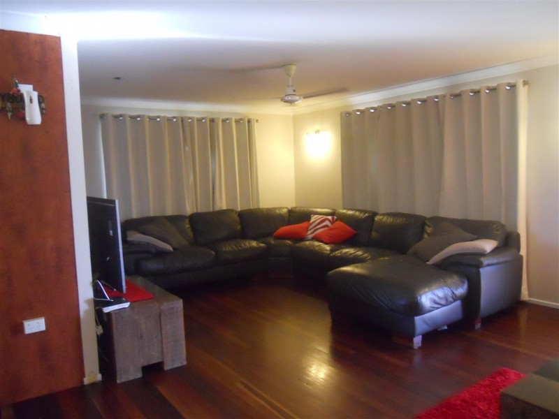 8 Cassar Street, Gracemere QLD 4702