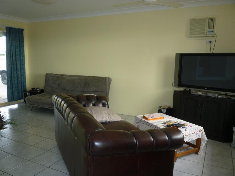 10 Poinciana Place, Gracemere QLD 4702