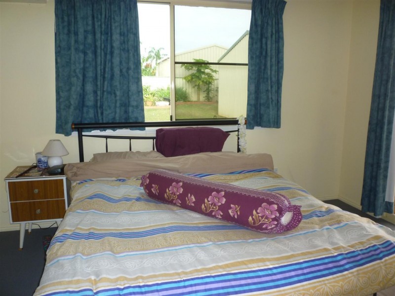 10 Poinciana Place, Gracemere QLD 4702