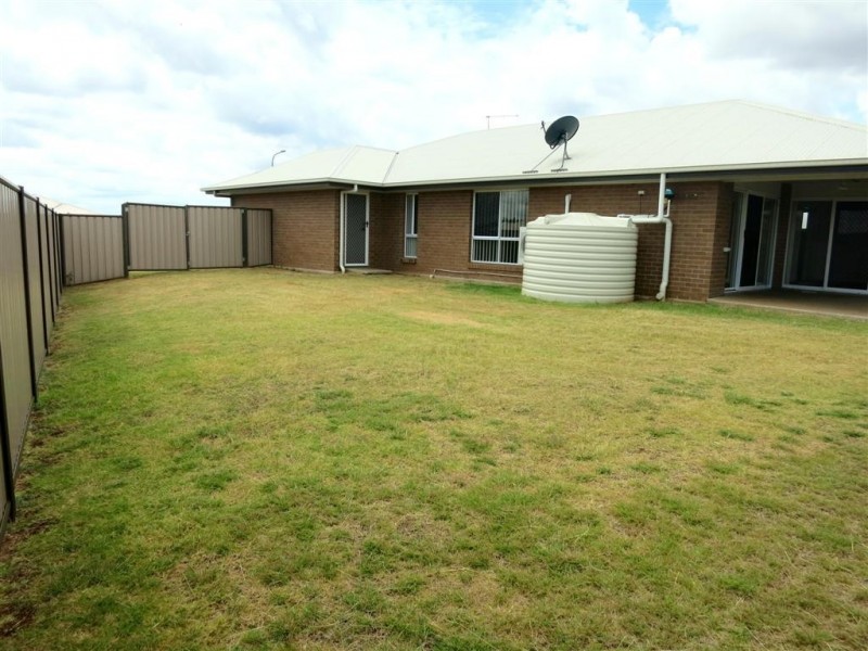 4 Belltrees Place, Gracemere QLD 4702