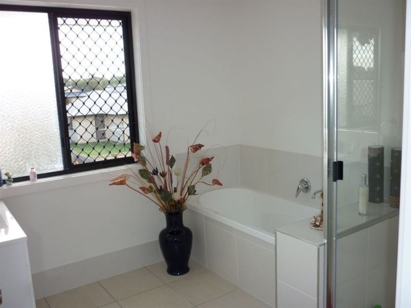 14 John Oxley Drive, Gracemere QLD 4702