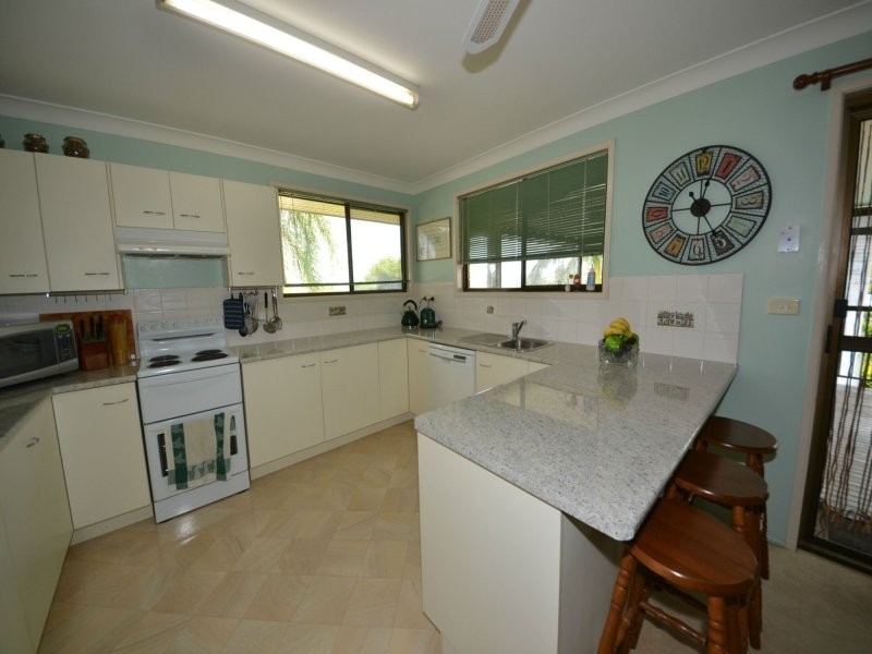 3 Clara Place, Gracemere QLD 4702