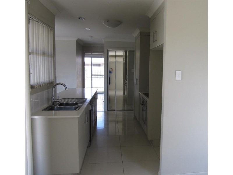 6 Maree Crescent, Gracemere QLD 4702