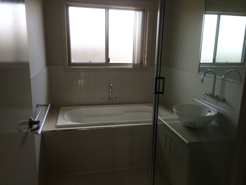 6 Maree Crescent, Gracemere QLD 4702