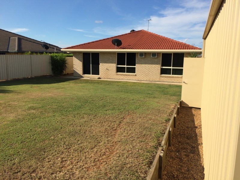 12 Zamia Way, Gracemere QLD 4702