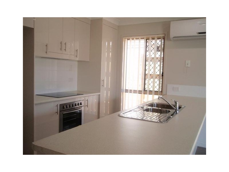 6 Chrysler Prd, North Lakes QLD 4509