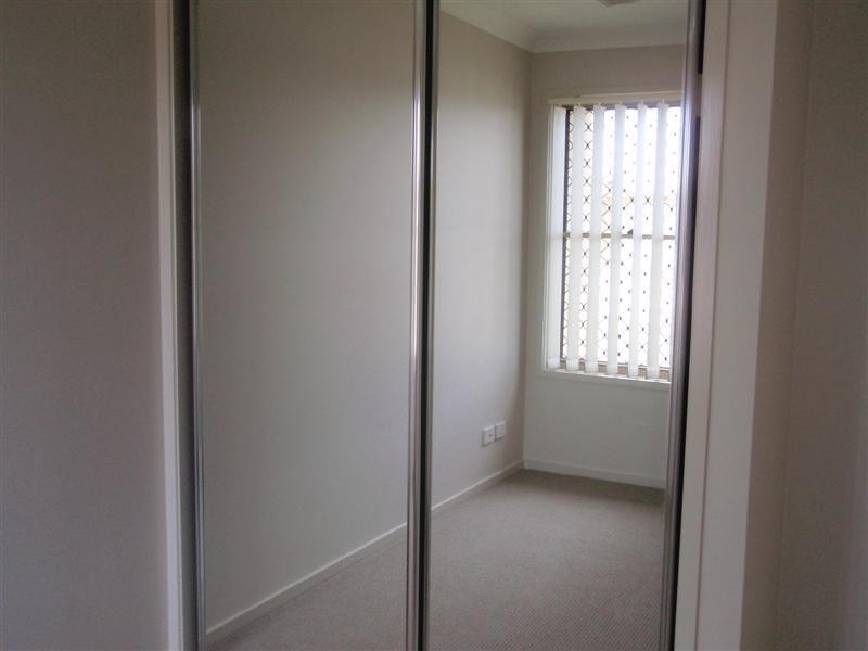 6 Chrysler Prd, North Lakes QLD 4509