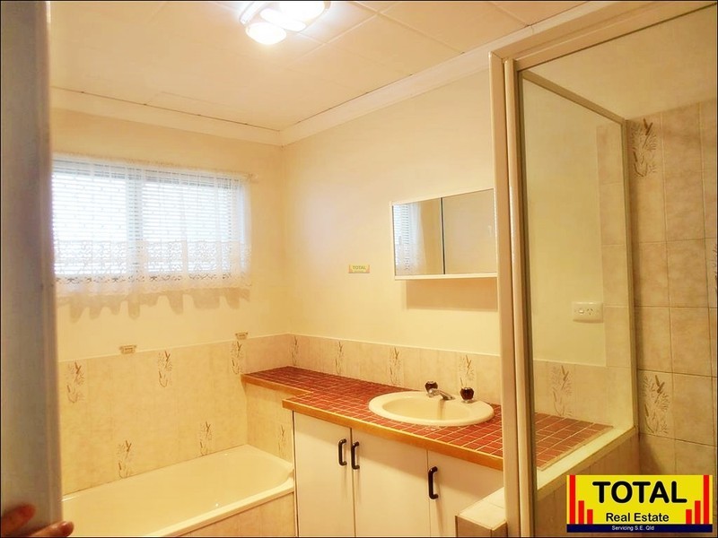 1 Colonial Drive, Lawnton QLD 4501