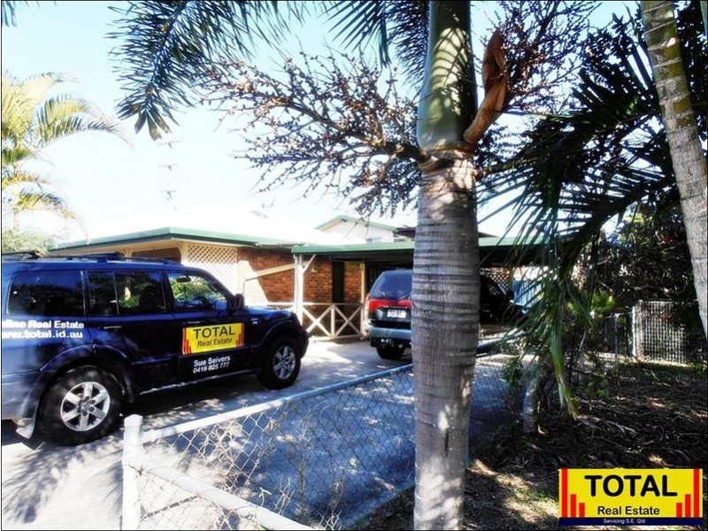 1 Colonial Drive, Lawnton QLD 4501