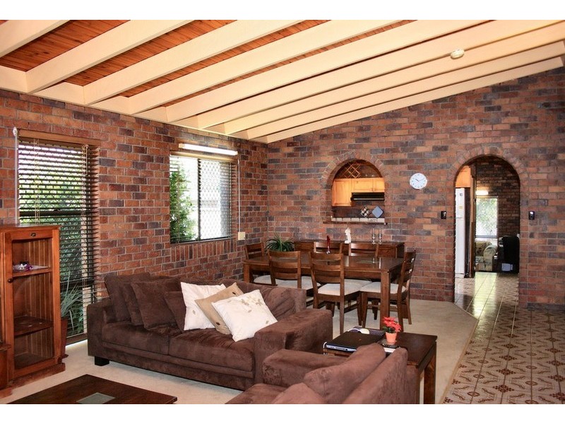 5 Clarendon St, Strathpine QLD 4500