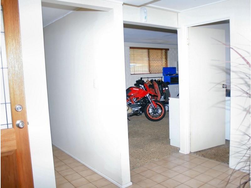 5 Clarendon St, Strathpine QLD 4500