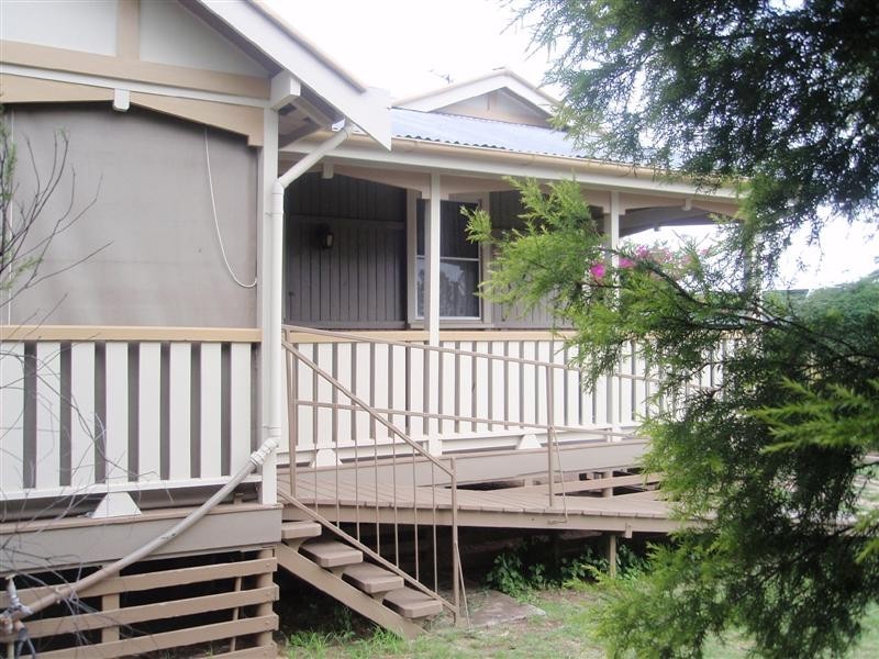 7 Alfred St, Millmerran QLD 4357