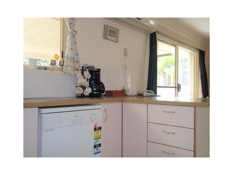 4 Myra, Kallangur QLD 4503