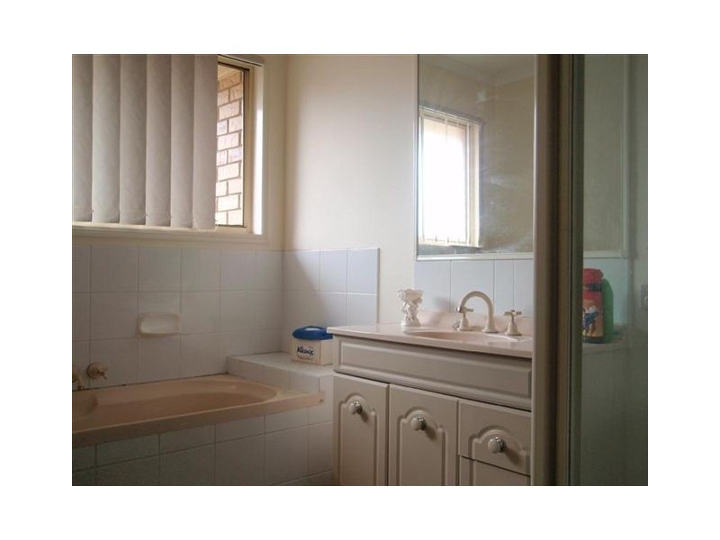 4 Myra, Kallangur QLD 4503