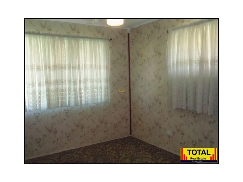 25 Carwell Avenue, Petrie QLD 4502