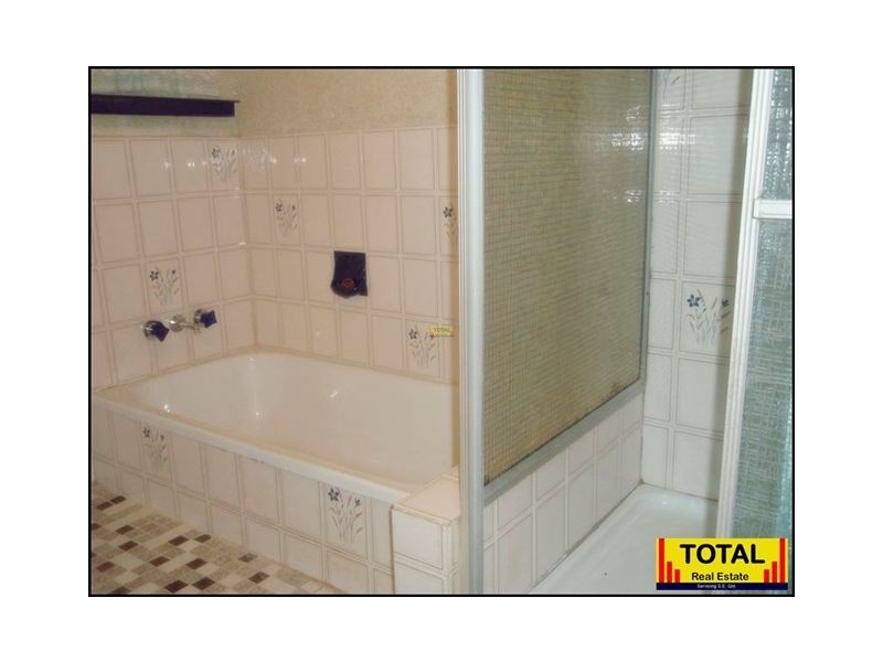 25 Carwell Avenue, Petrie QLD 4502