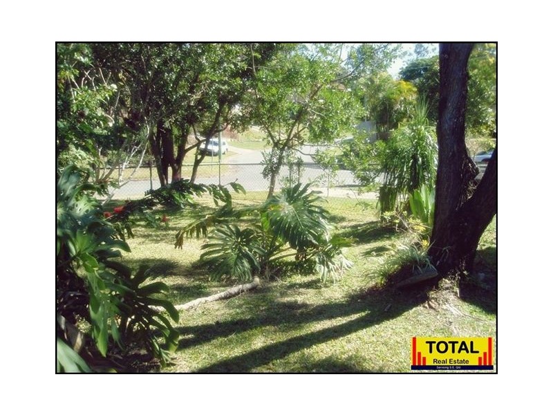 25 Carwell Avenue, Petrie QLD 4502