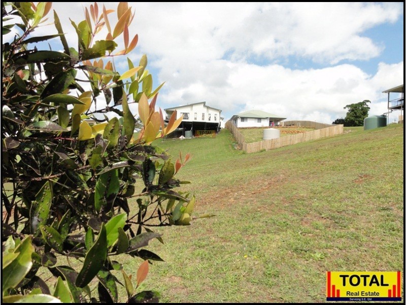 12  Snowwood Avenue, Maleny QLD 4552