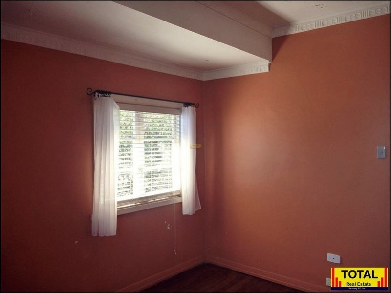 22 Clairmont Street, Newtown QLD 4350