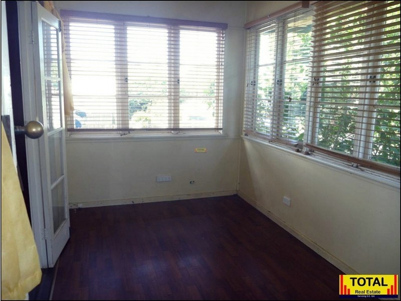 22 Clairmont Street, Newtown QLD 4350