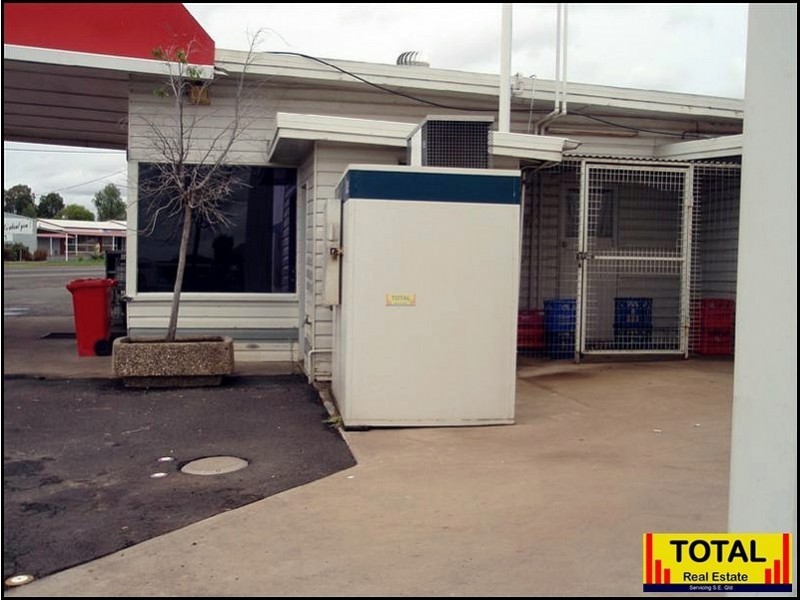 83 Raglan Street, Roma QLD 4455