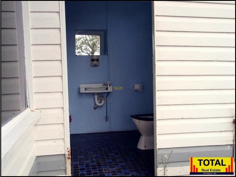 83 Raglan Street, Roma QLD 4455
