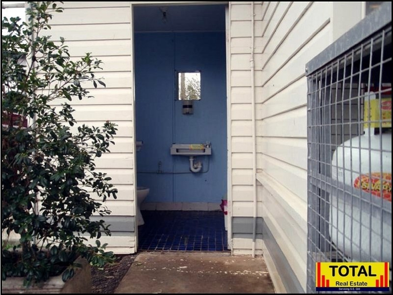 83 Raglan Street, Roma QLD 4455