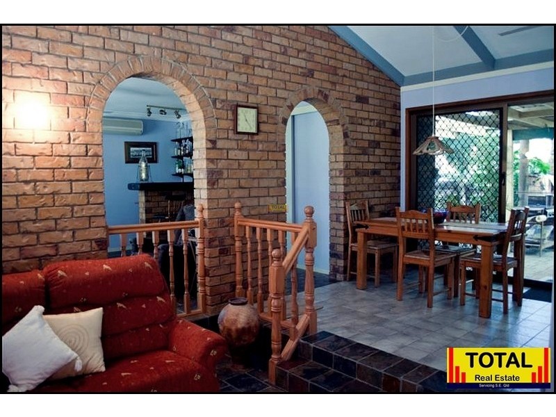 1 Albatross Street, Karalee QLD 4306