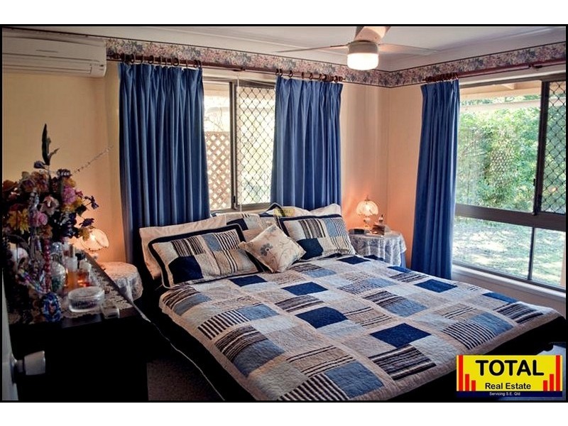 1 Albatross Street, Karalee QLD 4306