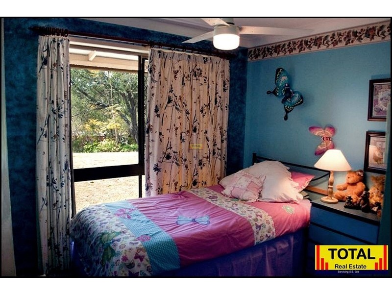 1 Albatross Street, Karalee QLD 4306