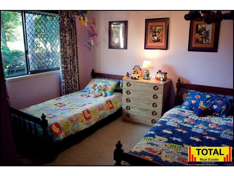 1 Albatross Street, Karalee QLD 4306