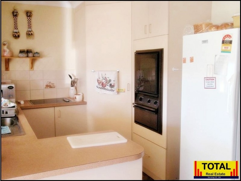 4 Rome Street, Oakey QLD 4401