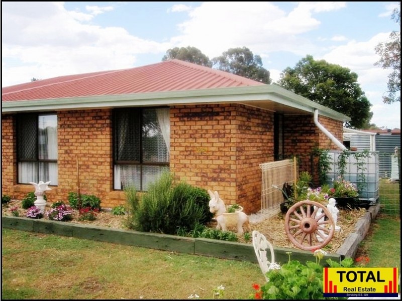 4 Rome Street, Oakey QLD 4401