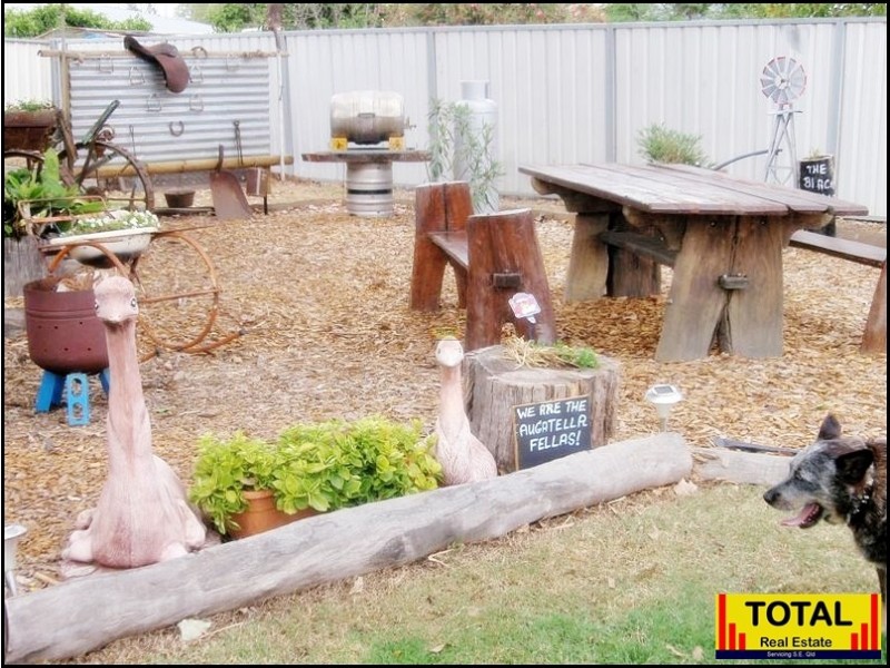 4 Rome Street, Oakey QLD 4401