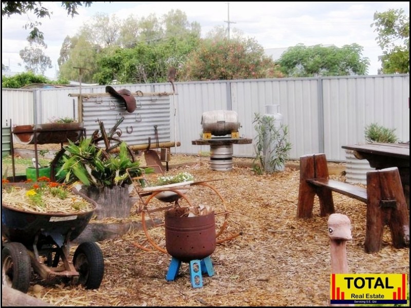 4 Rome Street, Oakey QLD 4401