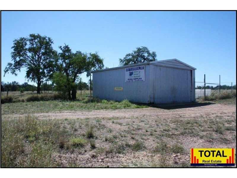100 Carnarvon Highway, Surat QLD 4417
