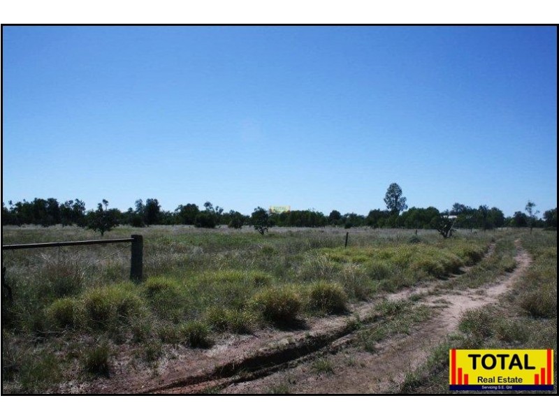 100 Carnarvon Highway, Surat QLD 4417
