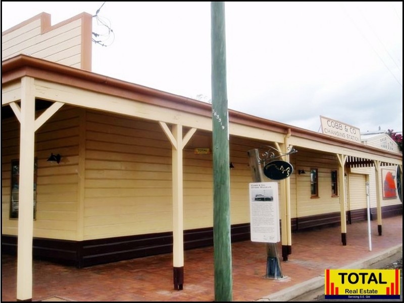 100 Carnarvon Highway, Surat QLD 4417