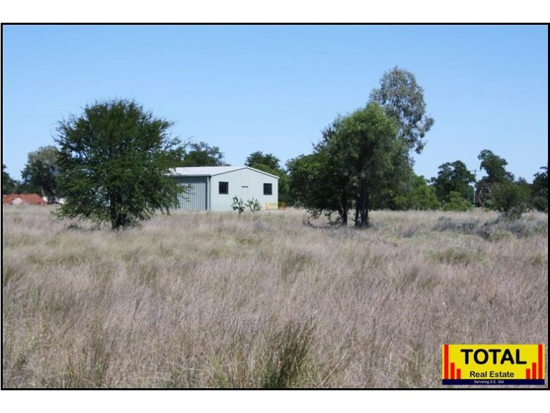 100 Carnarvon Highway, Surat QLD 4417