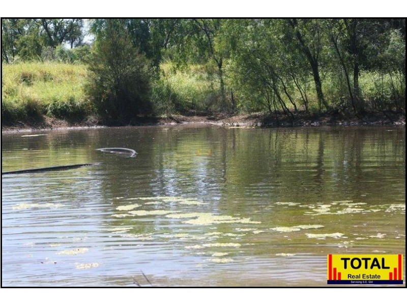 100 Carnarvon Highway, Surat QLD 4417