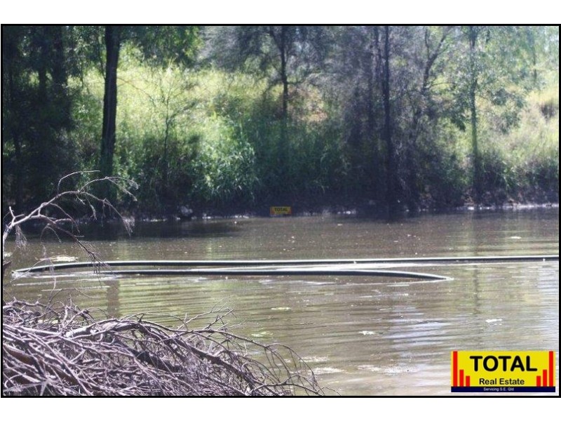 100 Carnarvon Highway, Surat QLD 4417