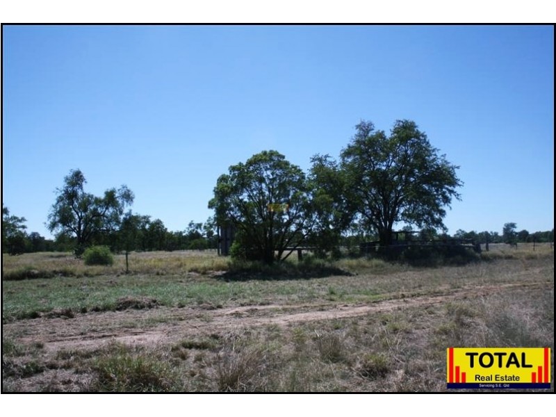 100 Carnarvon Highway, Surat QLD 4417